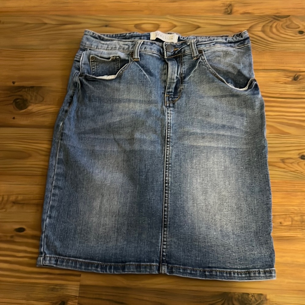 Had this skirt for years, super comfy just switching out my closet.